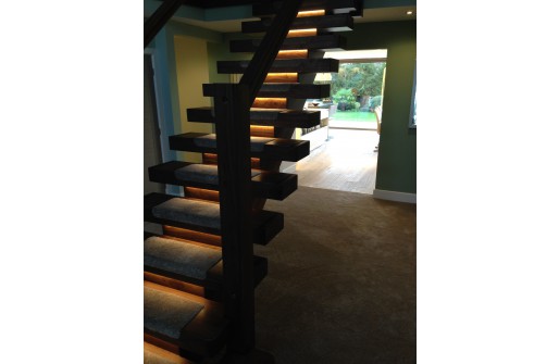 Glencross-Phil-Stairs-1.jpg